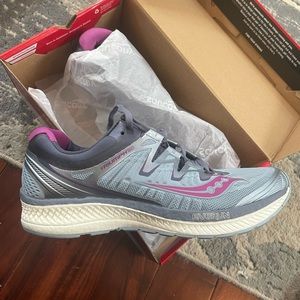 Saucony Triumph iso 4 Women’s Running Shoes Size 10